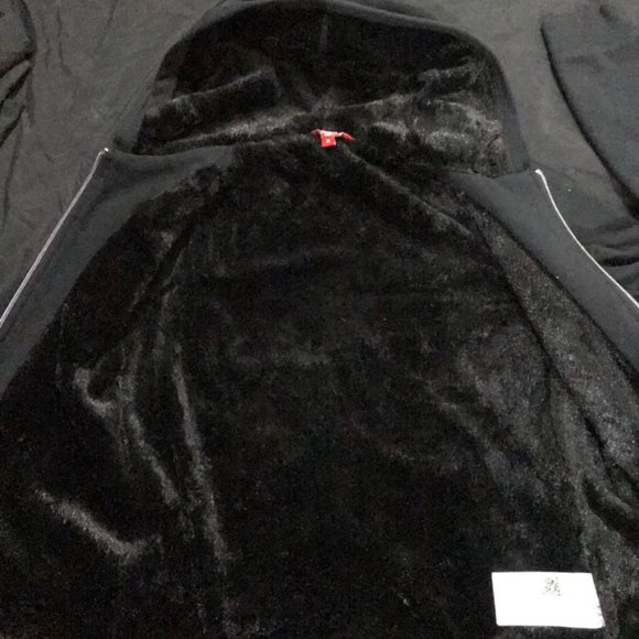 Black Guess Sweater - Picture 3 of 5